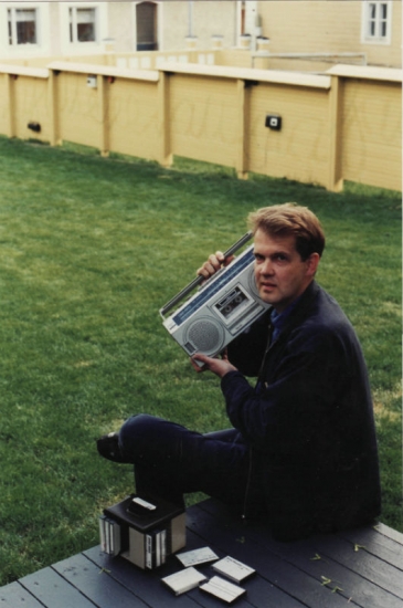 Erkki Soininen - niilopuhuujajuttelee at VB-photography-centre (yard) Kuopio 1996